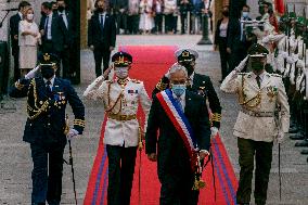 President Sebastián Piñera enters the Palacio de La Moneda for the last time